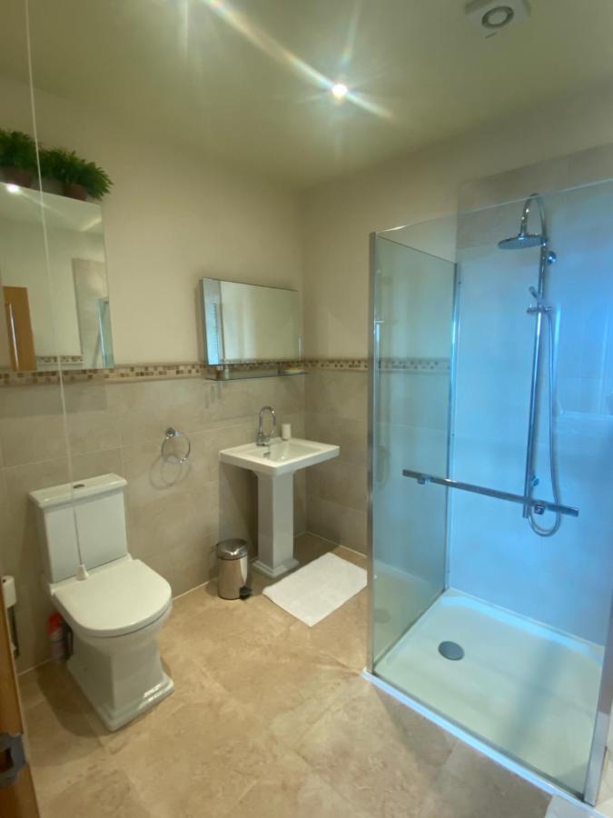 Flat 3, Murray Crescent House Bed & Breakfast Milford Haven Exterior photo