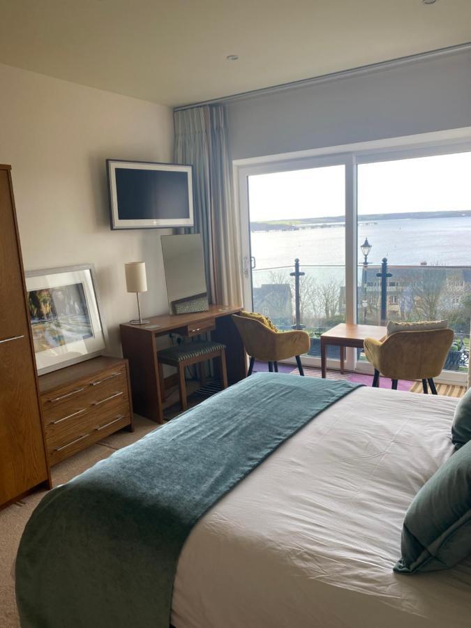 Flat 3, Murray Crescent House Bed & Breakfast Milford Haven Exterior photo